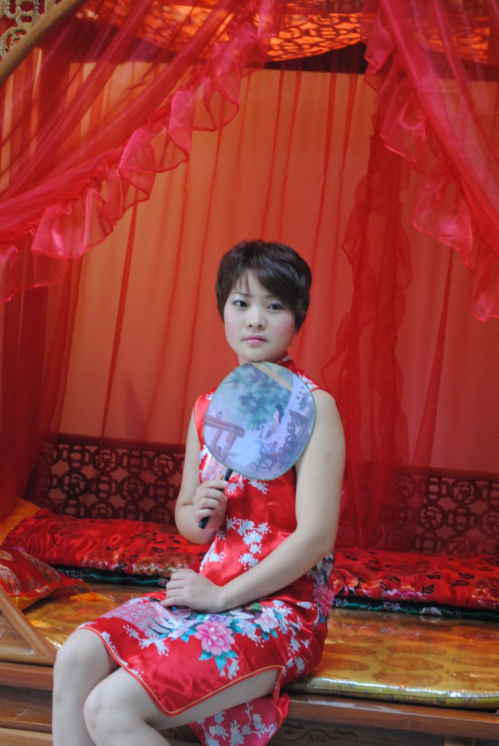 红木美女　请指点