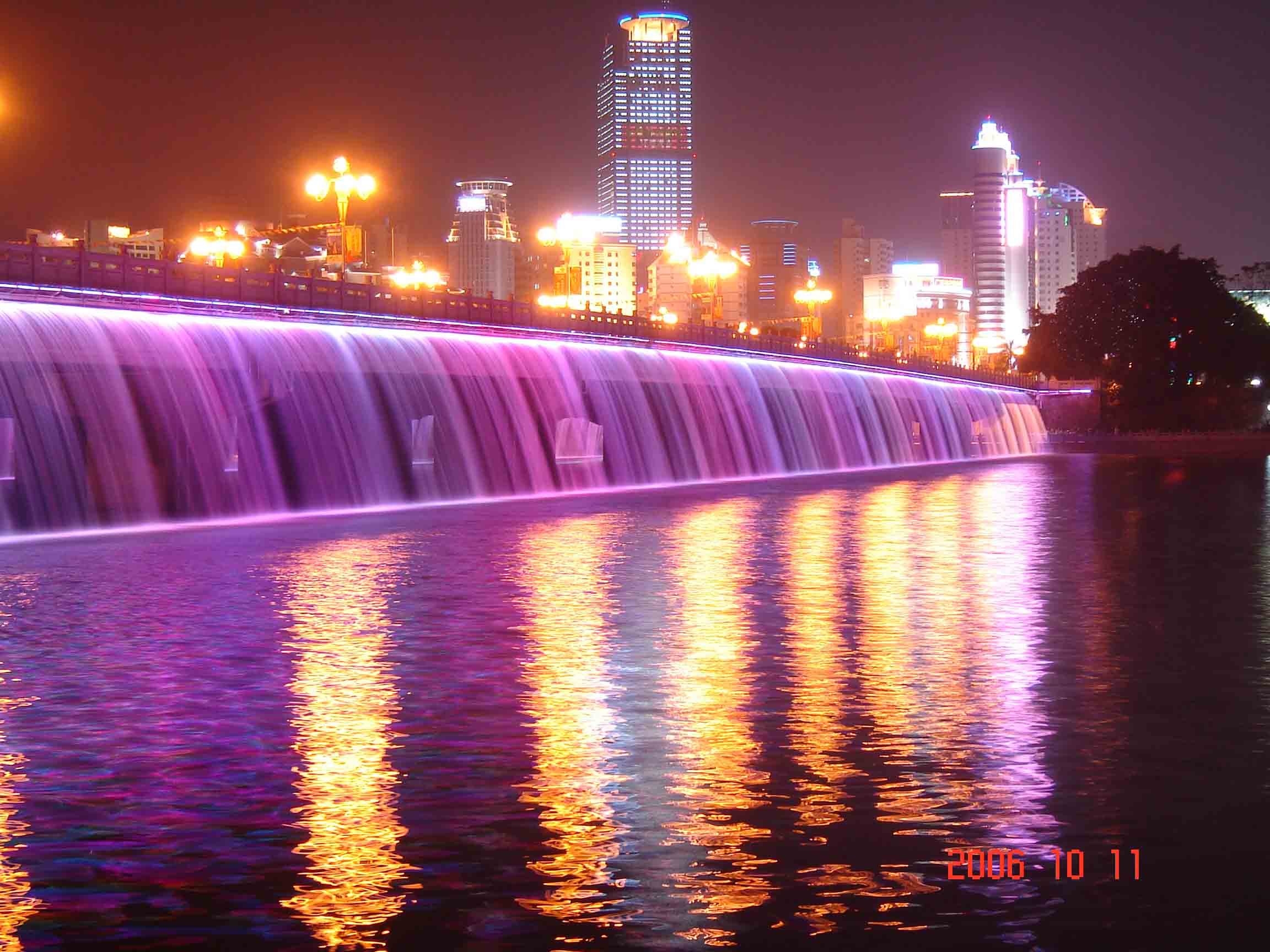 用sony小机子拍的南宁夜景