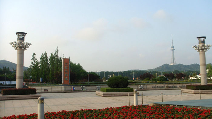 青岛滨海汇泉广场