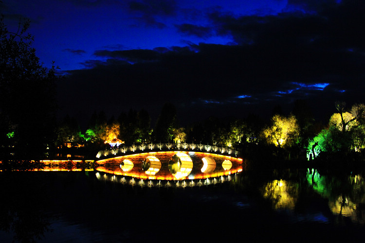白天风光晚夜景