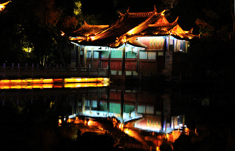 白天风光晚夜景