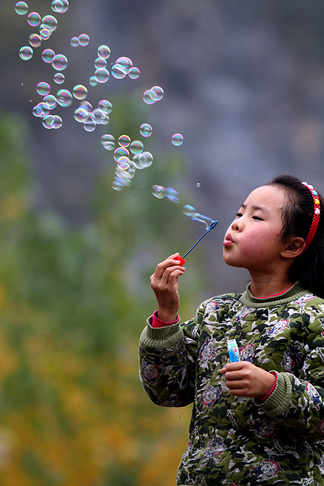 吹泡泡的舞蹈小学员