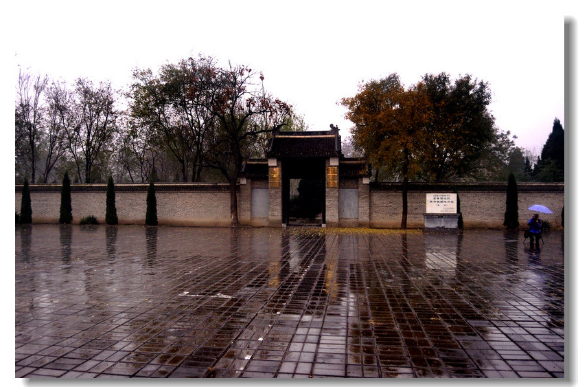 雨中的单拐