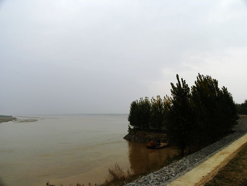 黄河岸边