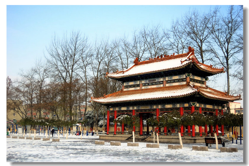 瑞  雪    ........