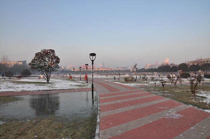 雪后晨光