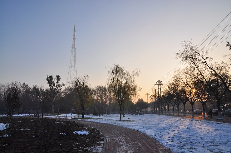雪后晨光
