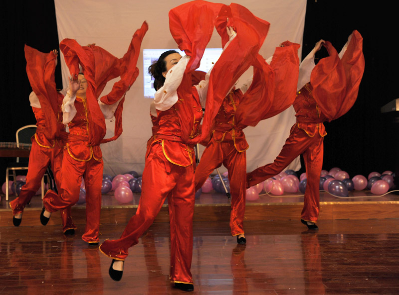 石油人摄影俱乐部2012年新年联欢会花絮汇贴