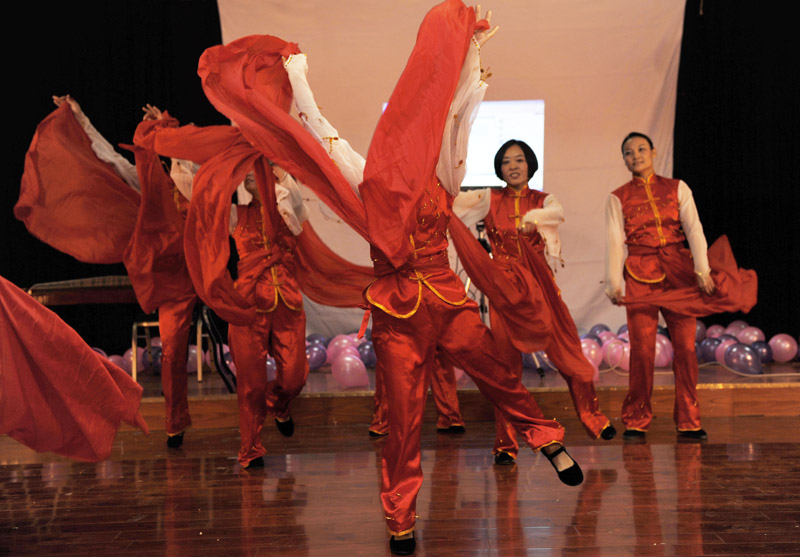 石油人摄影俱乐部2012年新年联欢会花絮汇贴