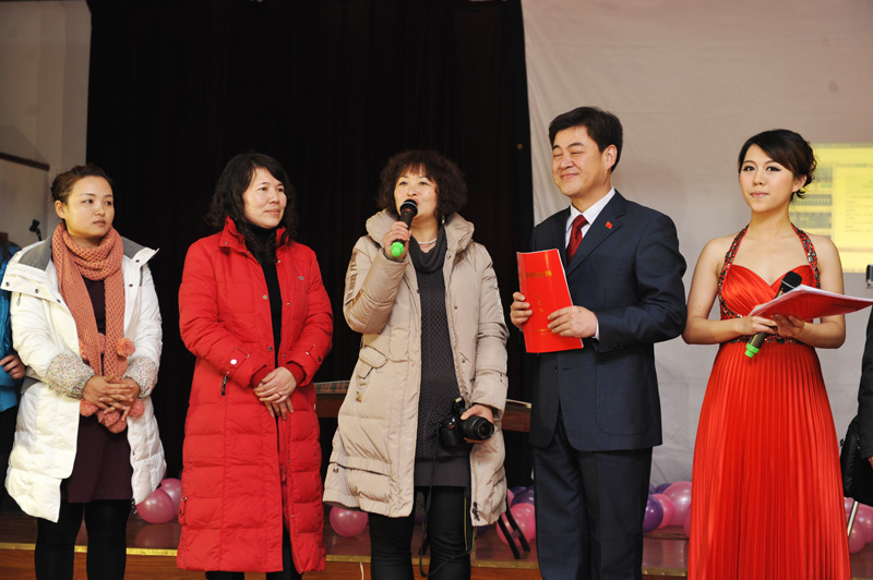 石油人摄影俱乐部2012年新年联欢会花絮汇贴