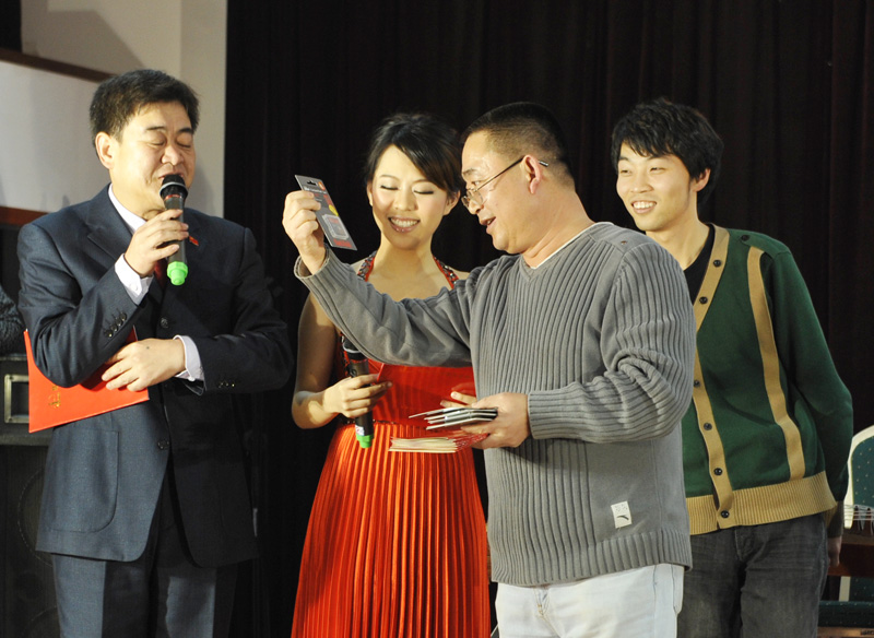 石油人摄影俱乐部2012年新年联欢会花絮汇贴