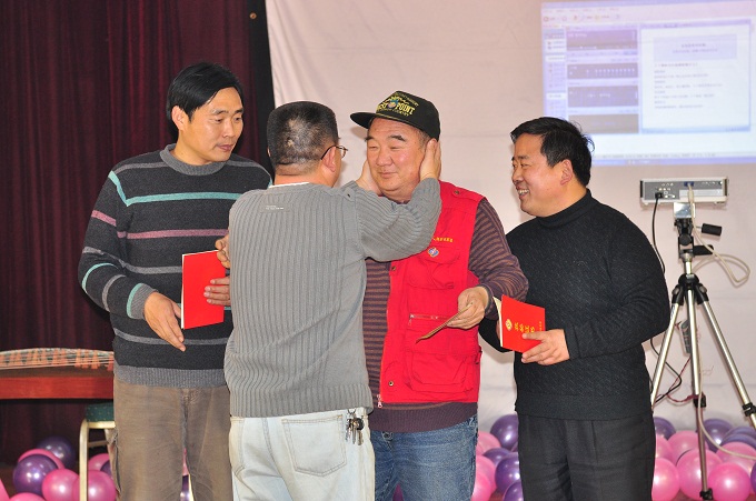 石油人摄影俱乐部2012年新年联欢会花絮汇贴