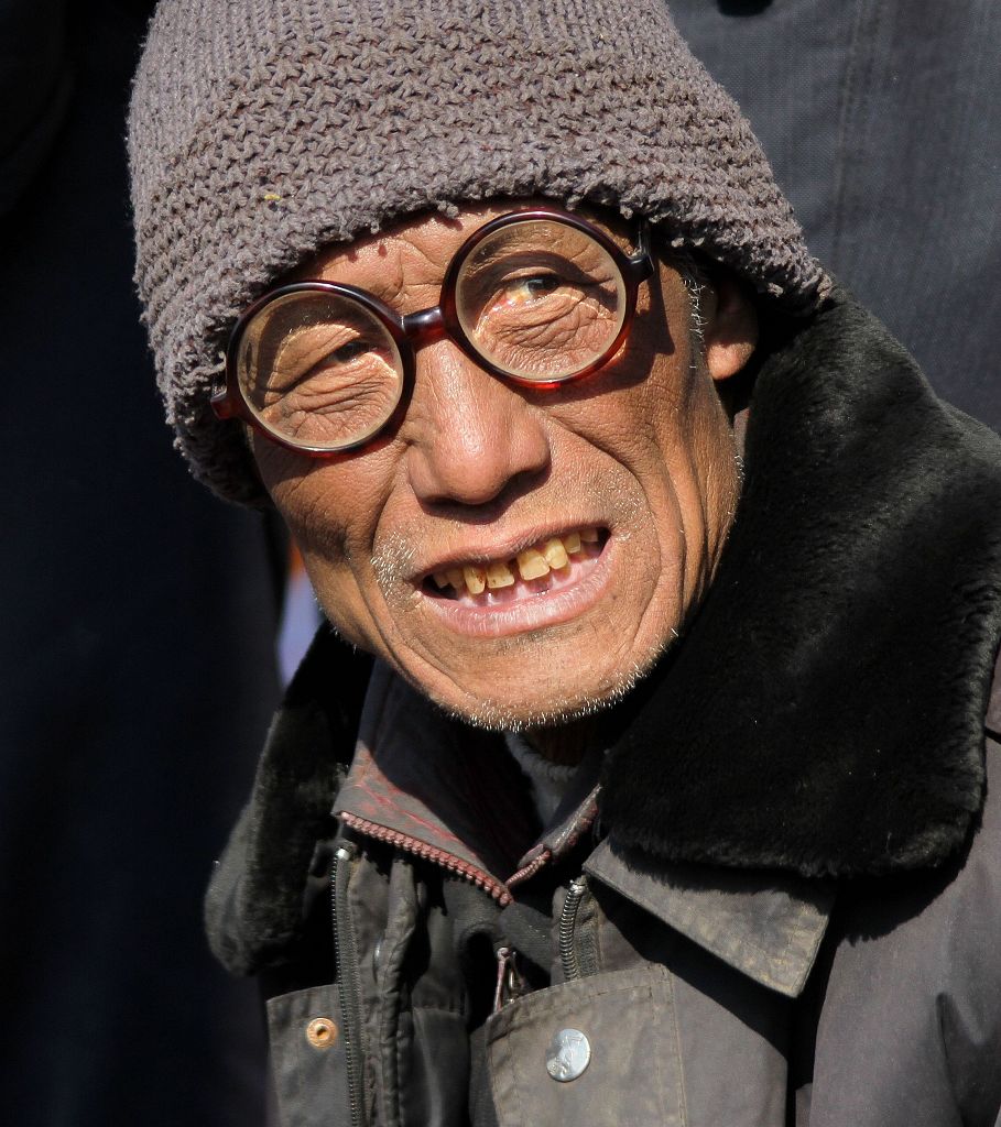 沧桑老人