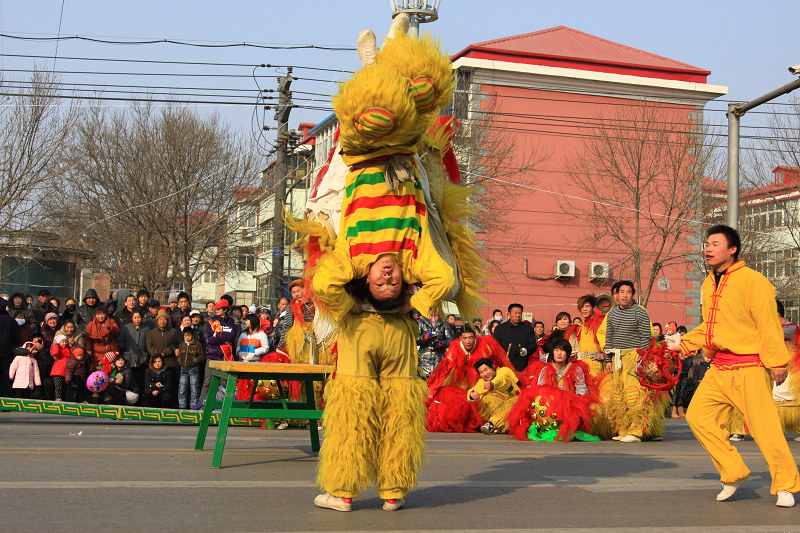 （大纪实）龙腾虎跃闹油城