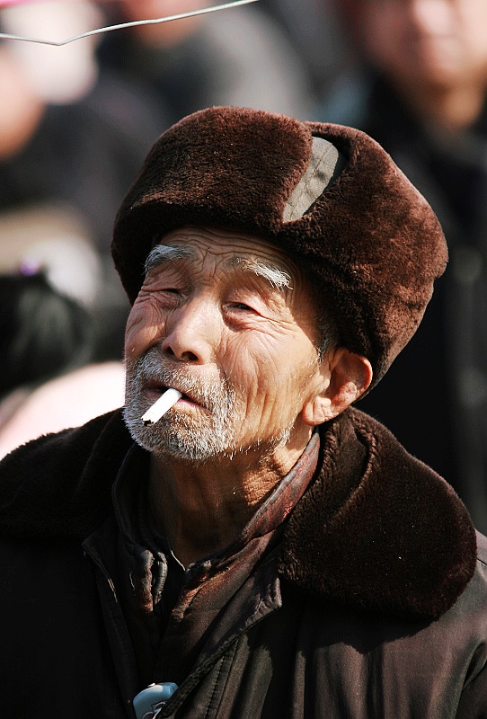 沧桑岁月  安逸晚年（暇丘人物抓拍）