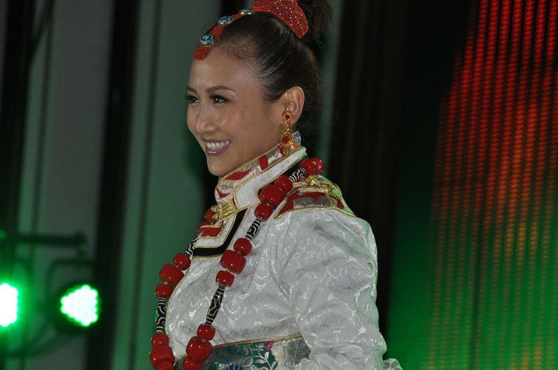 央金兰泽长庆陇东演出