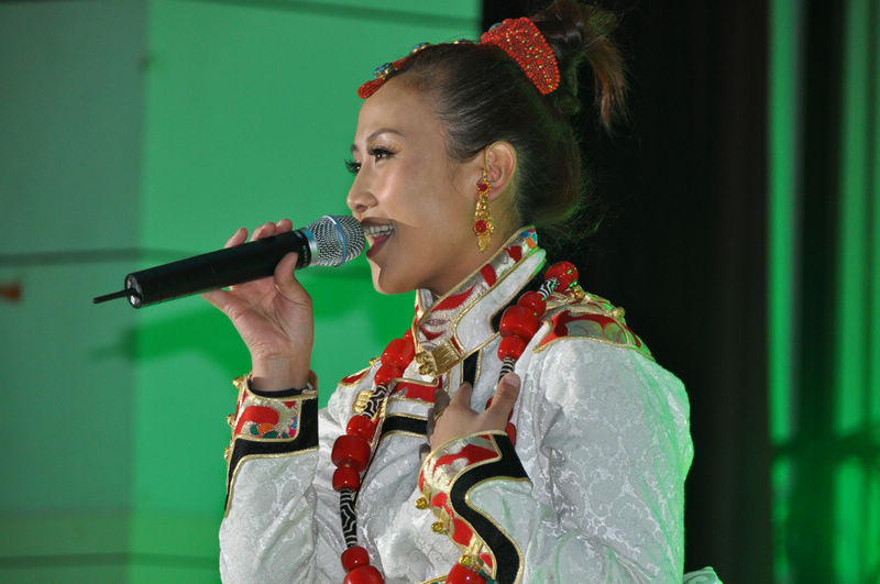 央金兰泽长庆陇东演出
