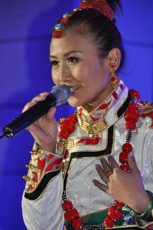 央金兰泽长庆陇东演出