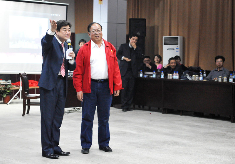 敢与春晚争高下   不向央视让寸分