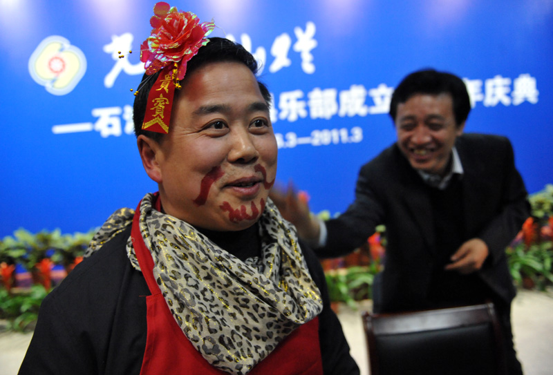 敢与春晚争高下   不向央视让寸分