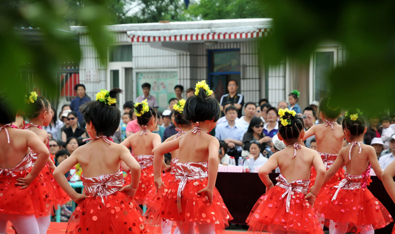 快乐的节日，幸福的童年（油田庆“六一‘活动掠影）