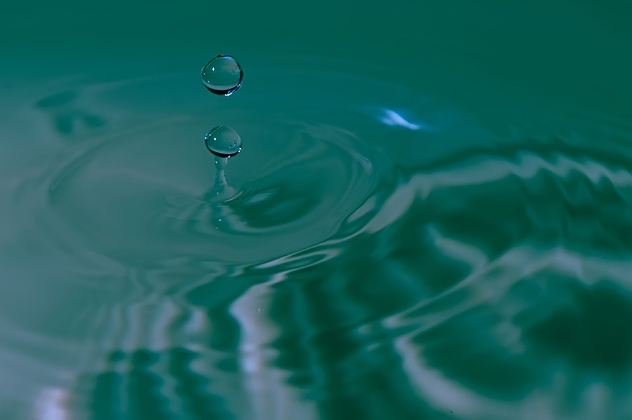 水滴的瞬间