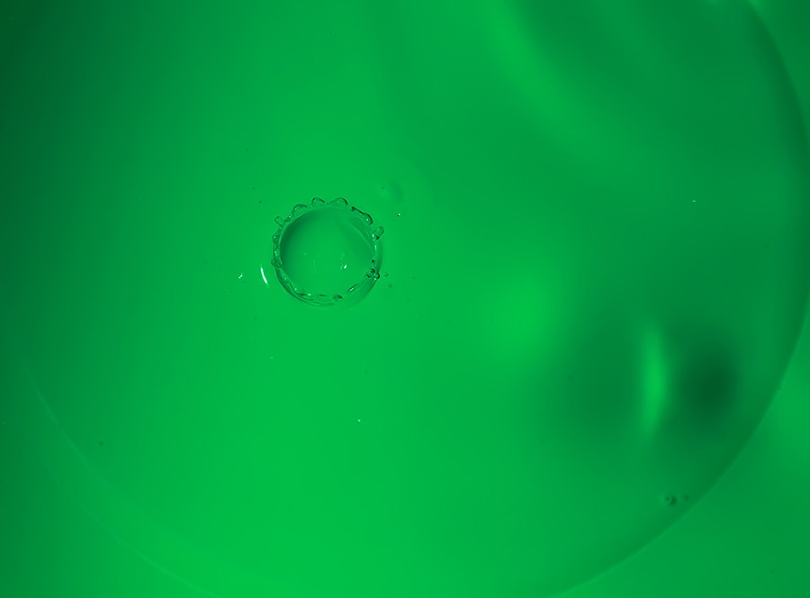 水滴的瞬间