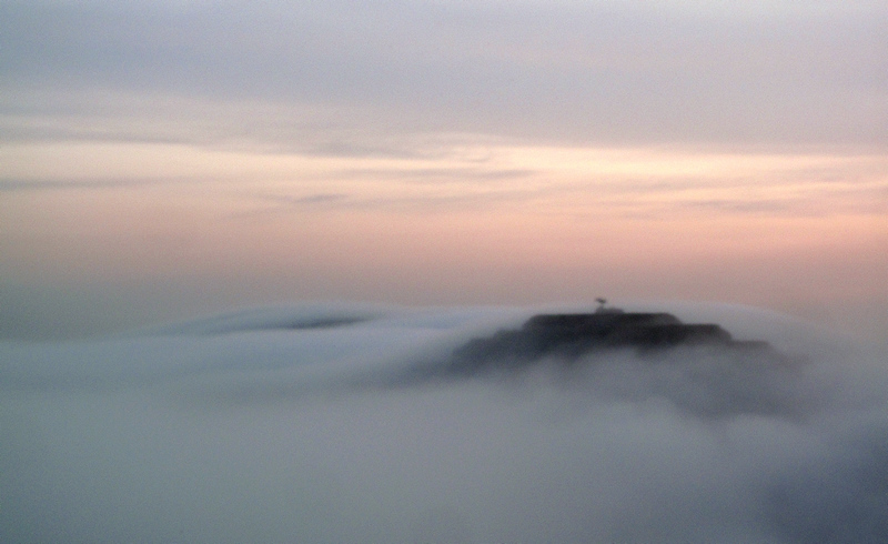 云雾缭绕置身在仙境之