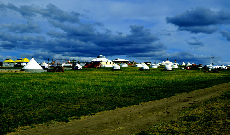 擦肩而过的草原
