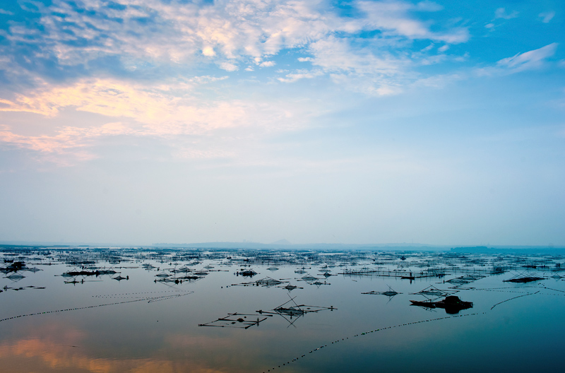 美丽溢泉湖