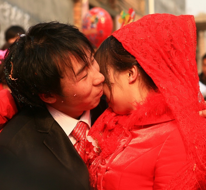 山村婚礼真热闹！