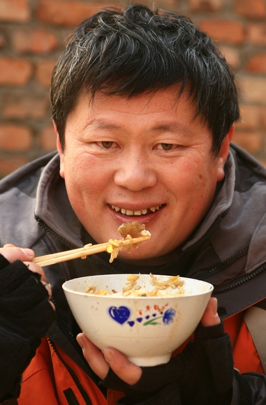 山村婚礼真热闹！