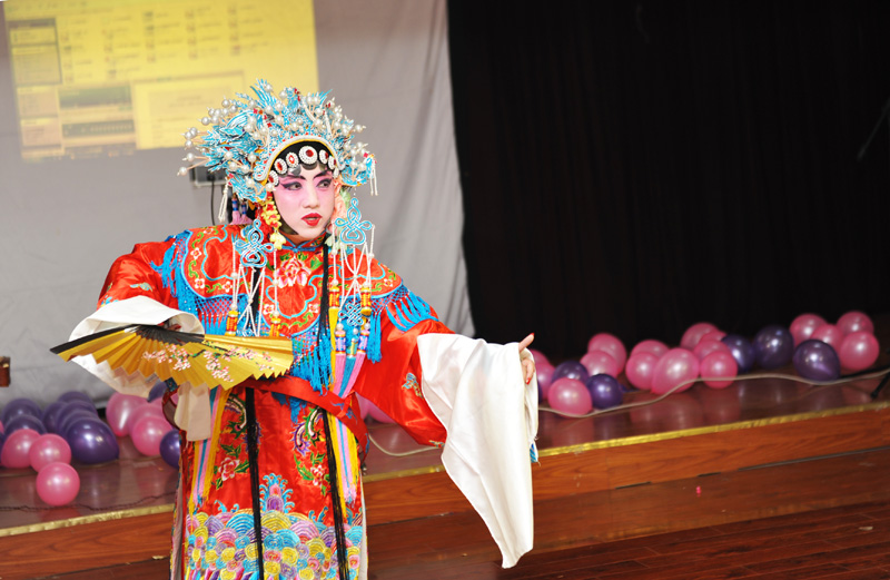 石油人摄影俱乐部2012年新年联欢会花絮汇贴