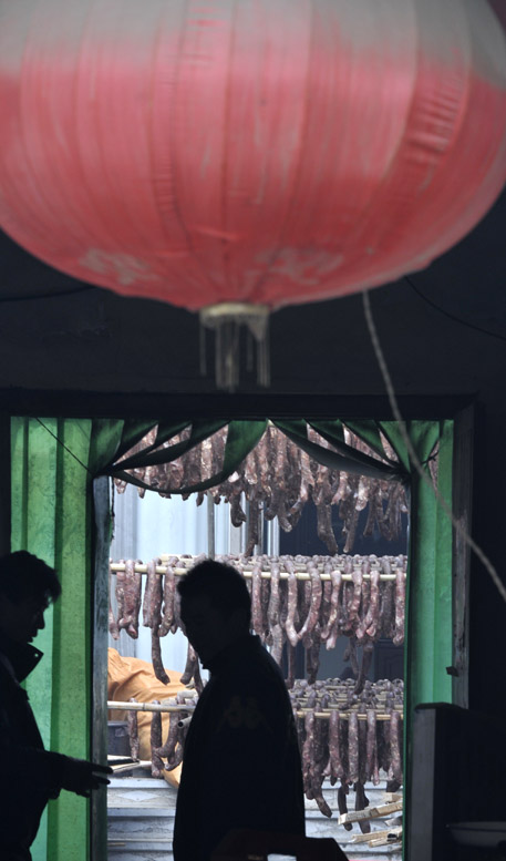 迎龙年扫街在老城
