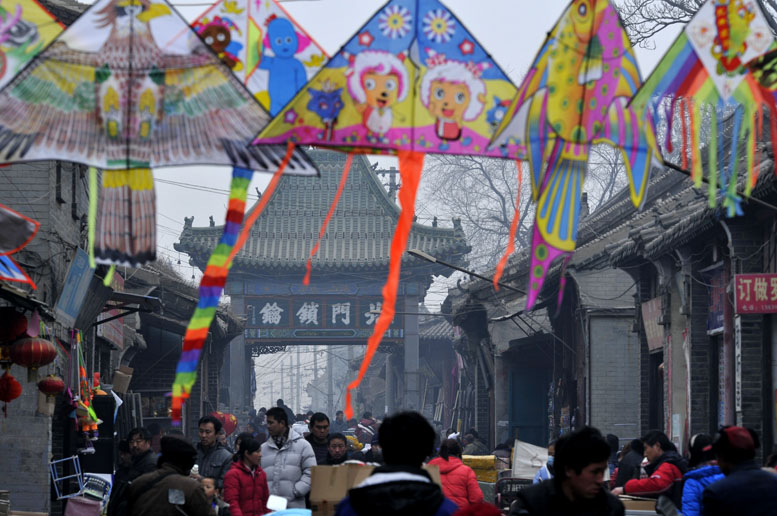 迎龙年扫街在老城