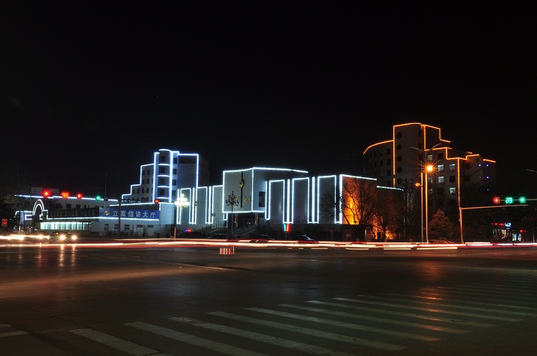 夜摄濮阳
