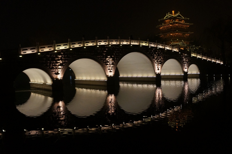济南大明湖夜景