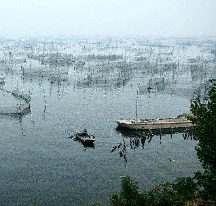 雾锁湖光映秀色---东平湖