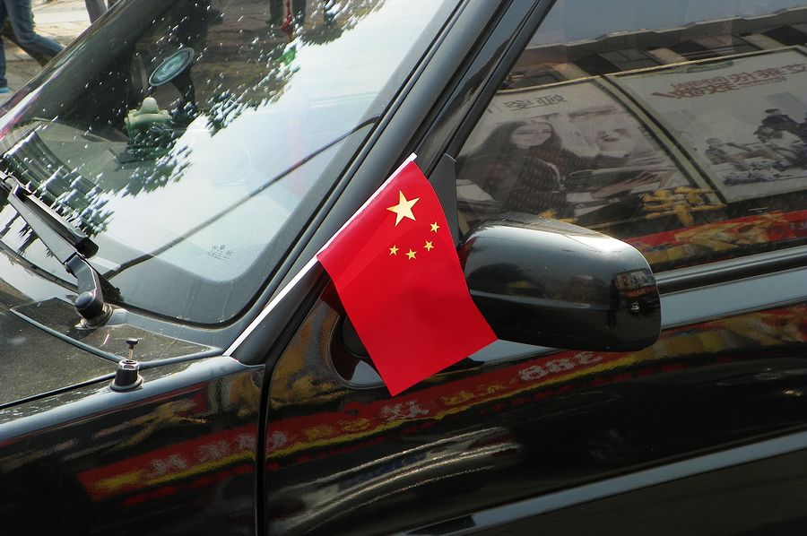 今年的国旗特别红