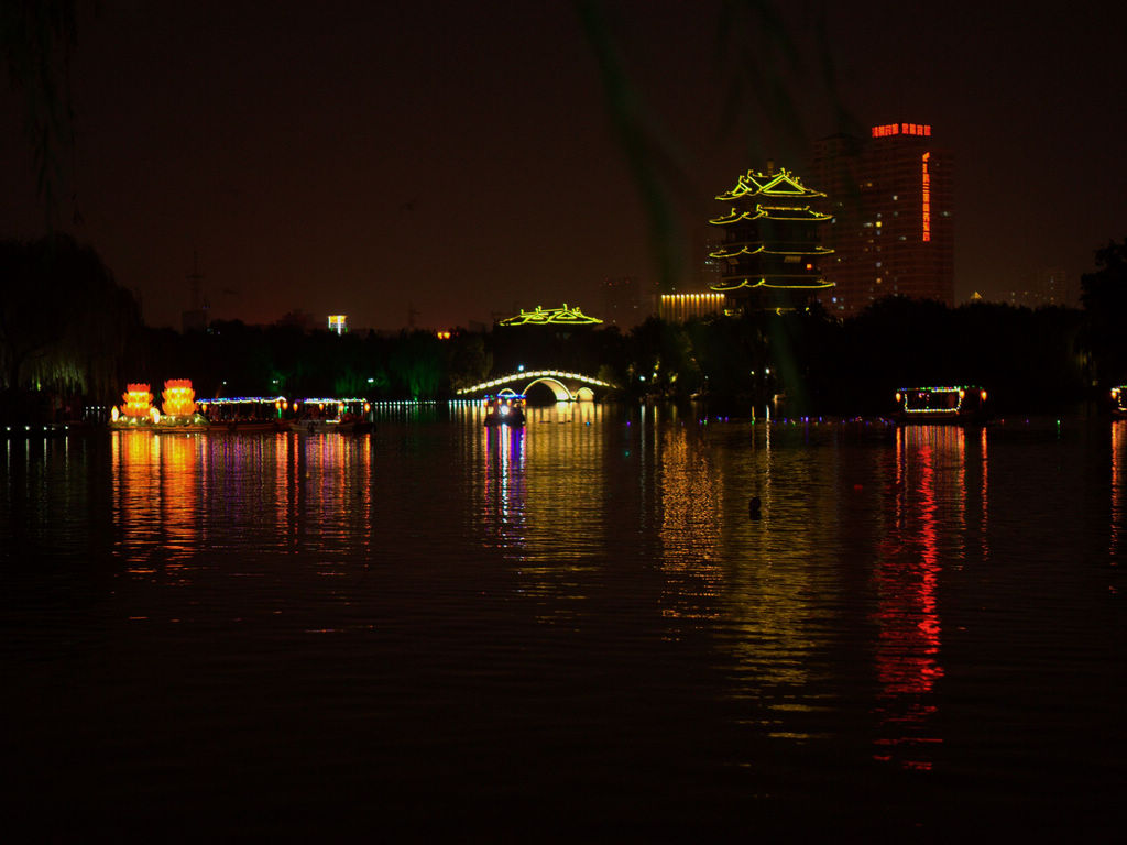 大明湖七夕夜景