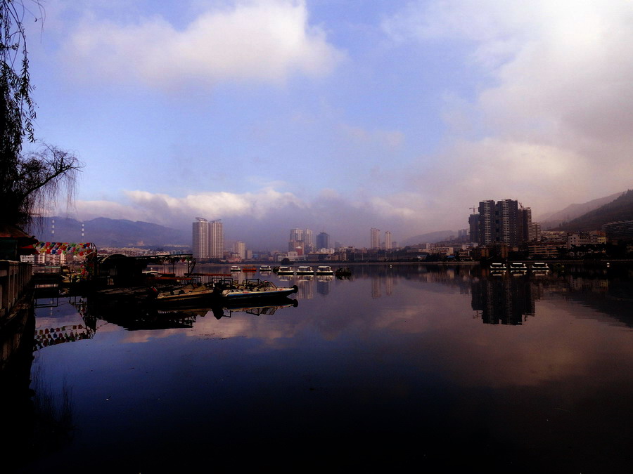 早晨的小城