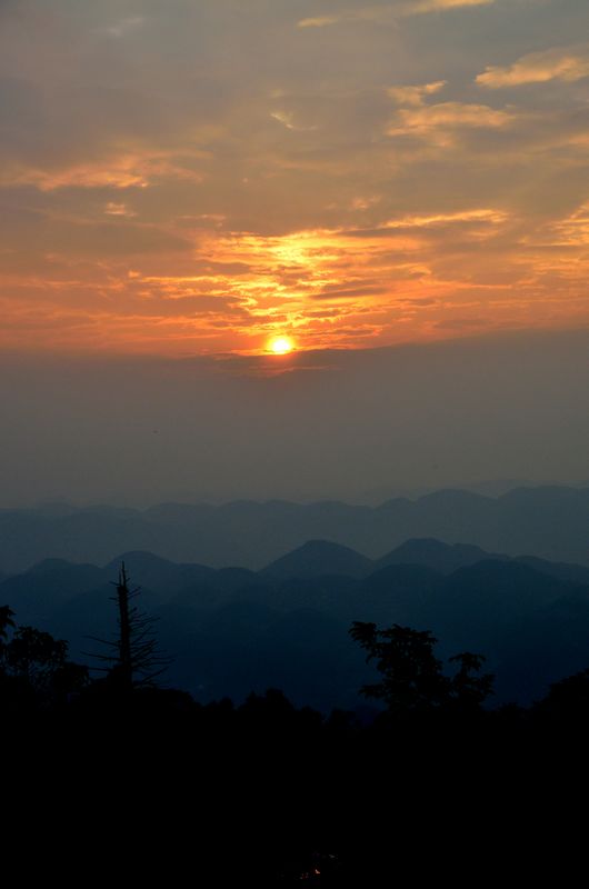 水布垭朱家台夕阳别样美