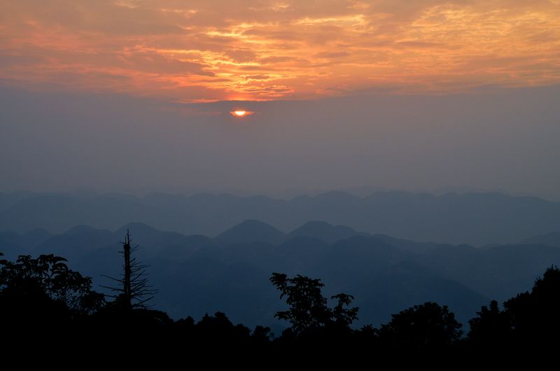 水布垭朱家台夕阳别样美