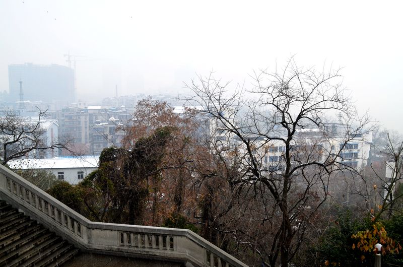 今冬江城初吻雪