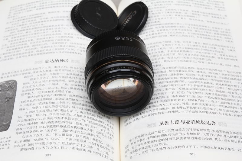 出EF 85 1.8一个，1800元。