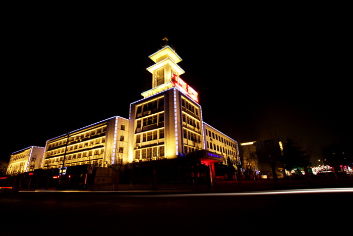 夜幕下的油城
