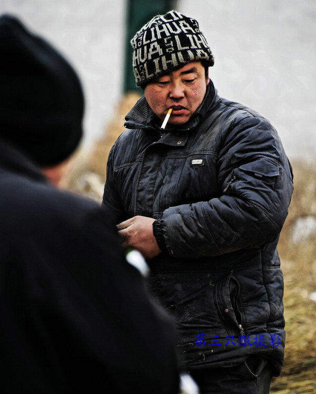 《集市人像》