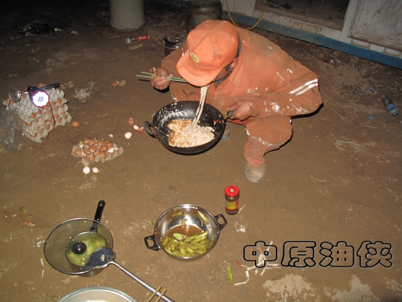 一线工作的艰苦不是身经无法想象也是最可爱的人，应该加以关注！