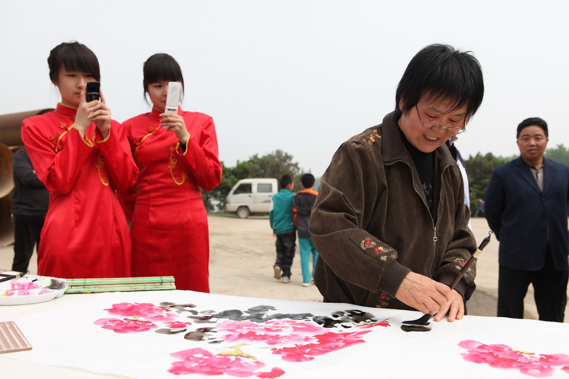 濮阳中华龙乡首届“诗书画名家龙文化主题笔会”开幕式纪实