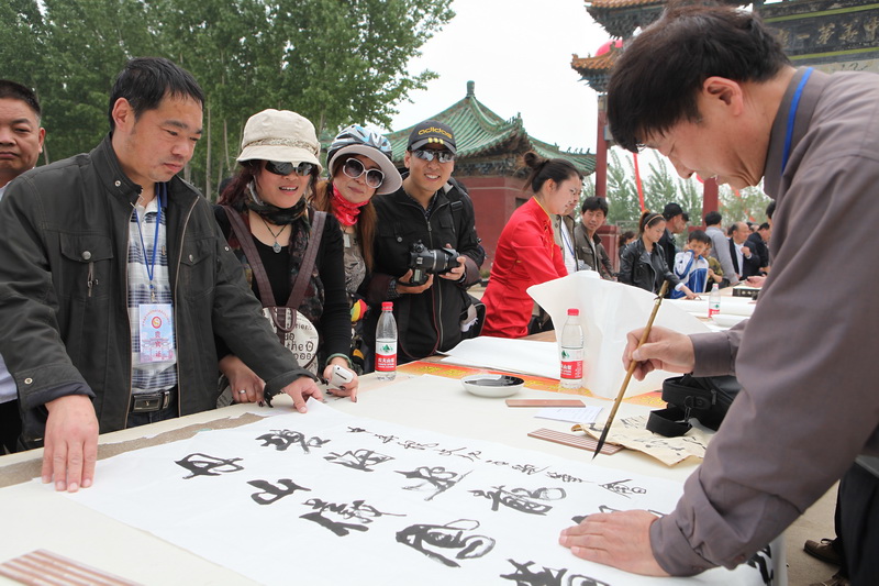 濮阳中华龙乡首届“诗书画名家龙文化主题笔会”开幕式纪实